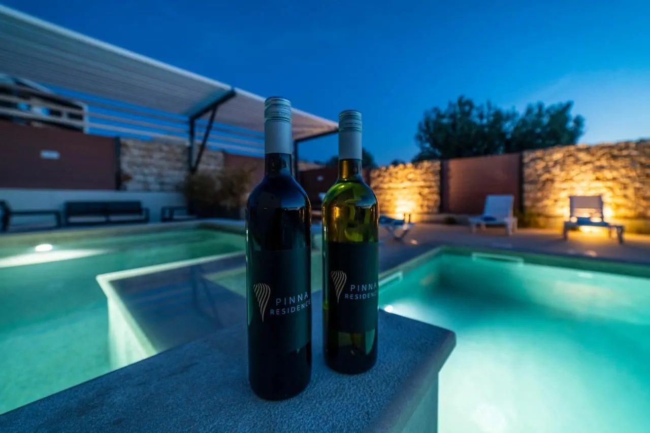 Pinna Residence - Vanga Пула