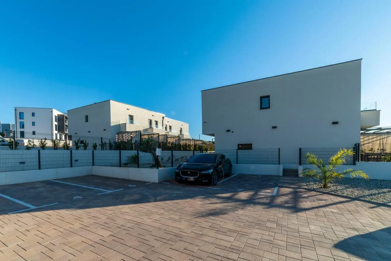 Pinna Residence - Vanga Пула